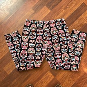 🌺 3/$12 Sugar skull juniors size XXL/size 19, pajama pants, fitted fleece